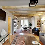 Casita De Alces